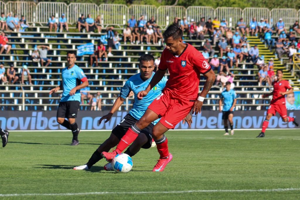 Huachipato contra deportes limache.